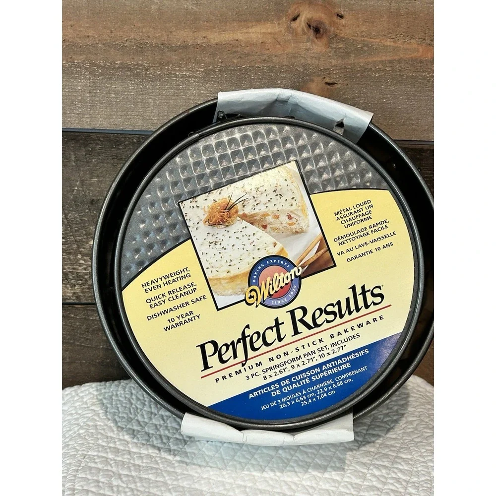 WILTON PERFECT RESULTS 2pc  Springform Pans Non Stick NEW‎